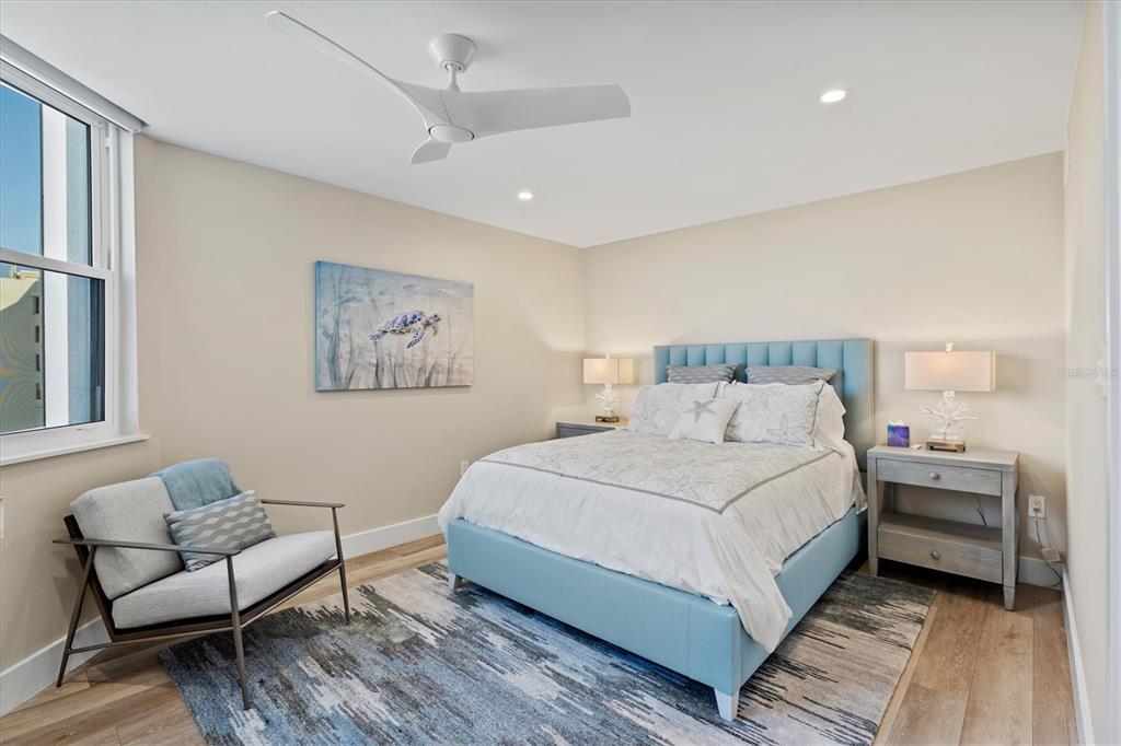 1050 Longboat Club Road, Unit 903 Longboat Key, FL 34228 - Photo 35 of 91