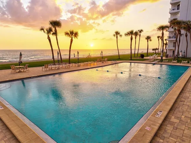 $1,100,000 | 1050 Longboat Club Road, Unit 903, Longboat Key, FL 34228