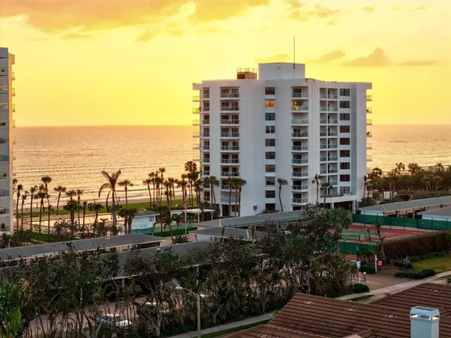 $1,100,000 | 1050 Longboat Club Road, Unit 903, Longboat Key, FL 34228