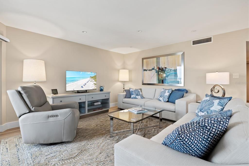 1050 Longboat Club Road, Unit 903 Longboat Key, FL 34228 - Photo 6 of 91