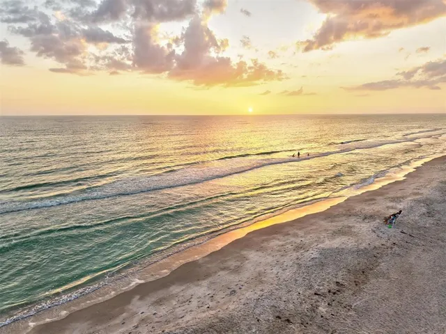 $1,100,000 | 1050 Longboat Club Road, Unit 903, Longboat Key, FL 34228