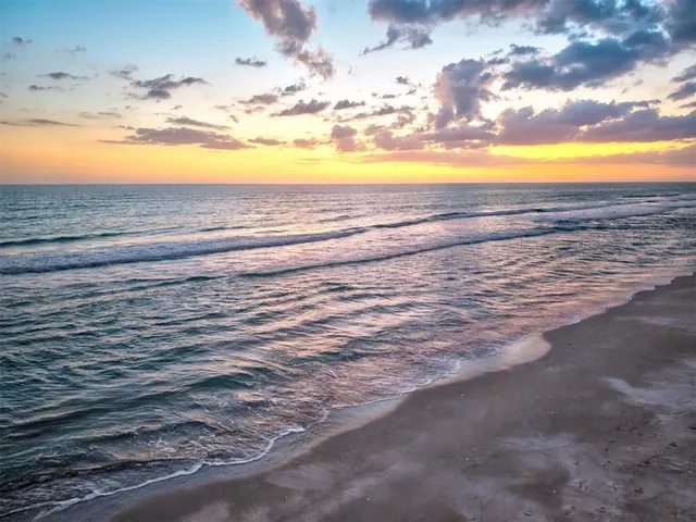 $1,100,000 | 1050 Longboat Club Road, Unit 903, Longboat Key, FL 34228