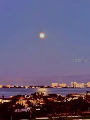 $1,100,000 | 1050 Longboat Club Road, Unit 903, Longboat Key, FL 34228