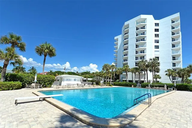 $1,100,000 | 1050 Longboat Club Road, Unit 903, Longboat Key, FL 34228