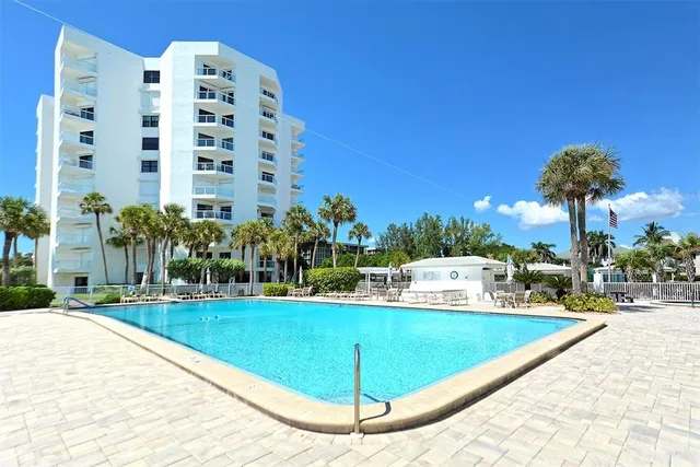 $1,100,000 | 1050 Longboat Club Road, Unit 903, Longboat Key, FL 34228