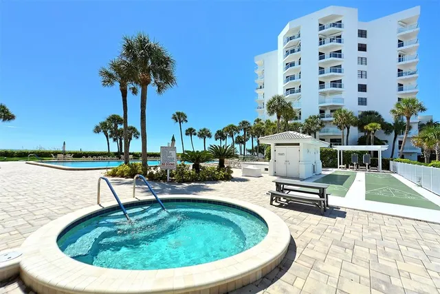 $1,100,000 | 1050 Longboat Club Road, Unit 903, Longboat Key, FL 34228