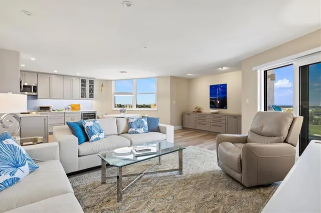 $1,100,000 | 1050 Longboat Club Road, Unit 903, Longboat Key, FL 34228