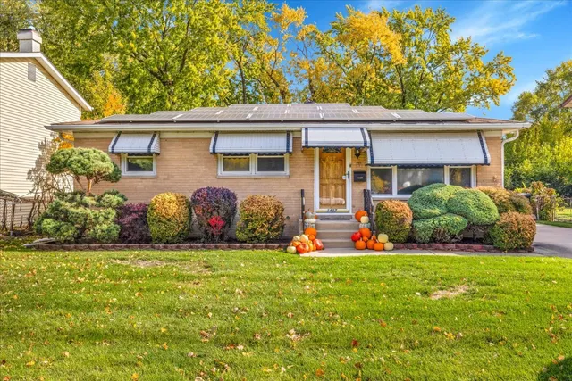 $550,001 | 1427 Busse Road, Mount Prospect, IL 60056