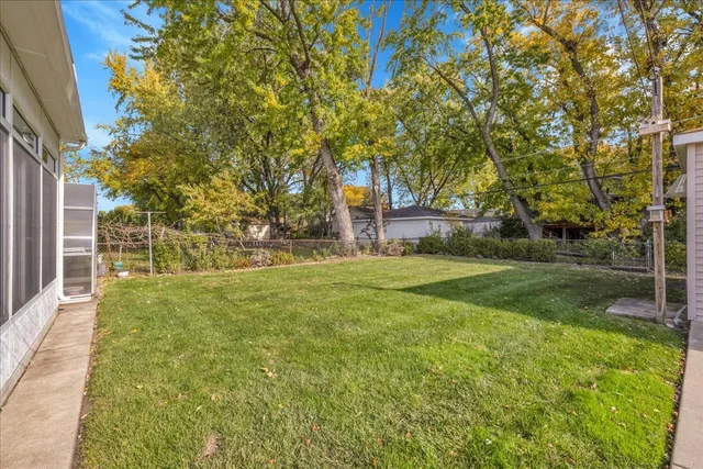 $550,001 | 1427 Busse Road, Mount Prospect, IL 60056