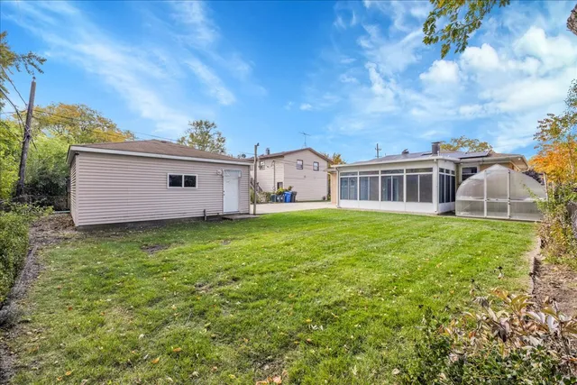 $550,001 | 1427 Busse Road, Mount Prospect, IL 60056