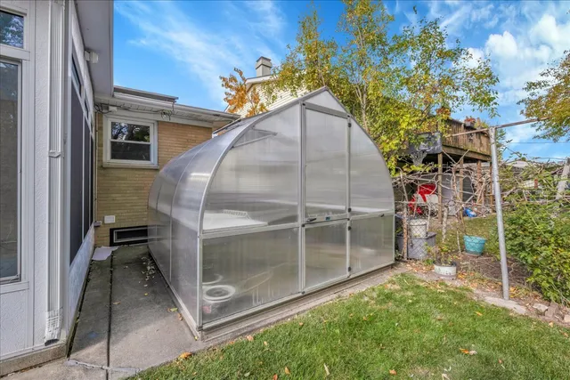 $550,001 | 1427 Busse Road, Mount Prospect, IL 60056