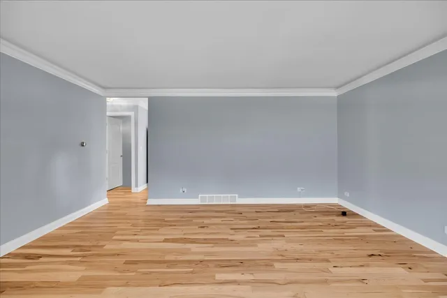 $550,001 | 1427 Busse Road, Mount Prospect, IL 60056