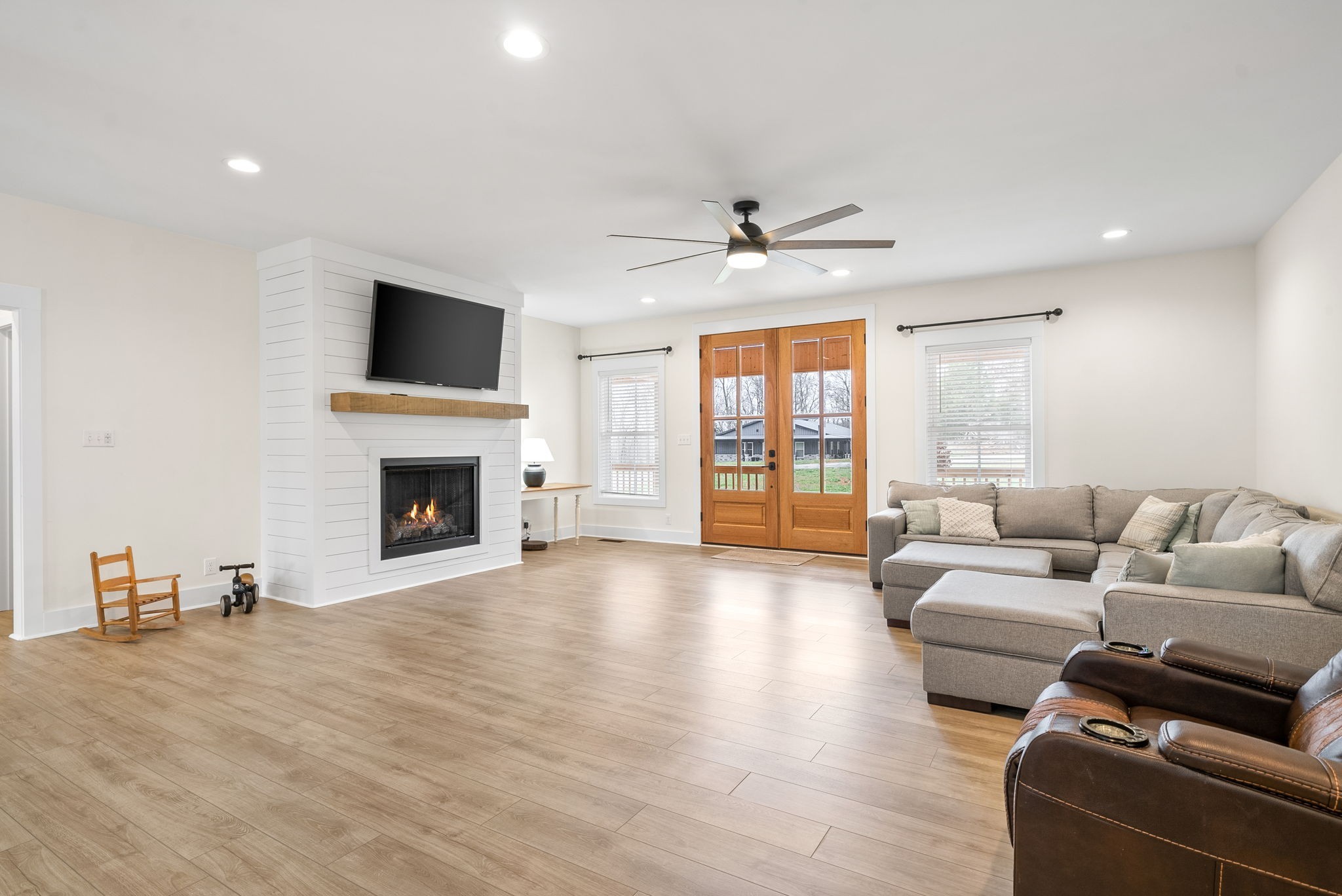 4619 Akin Road Cunningham, TN 37052 - Photo 8 of 53