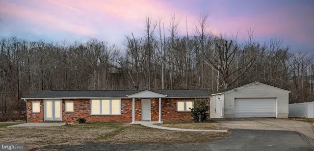 $395,000 | 27 Truslow Road, Fredericksburg, VA 22405