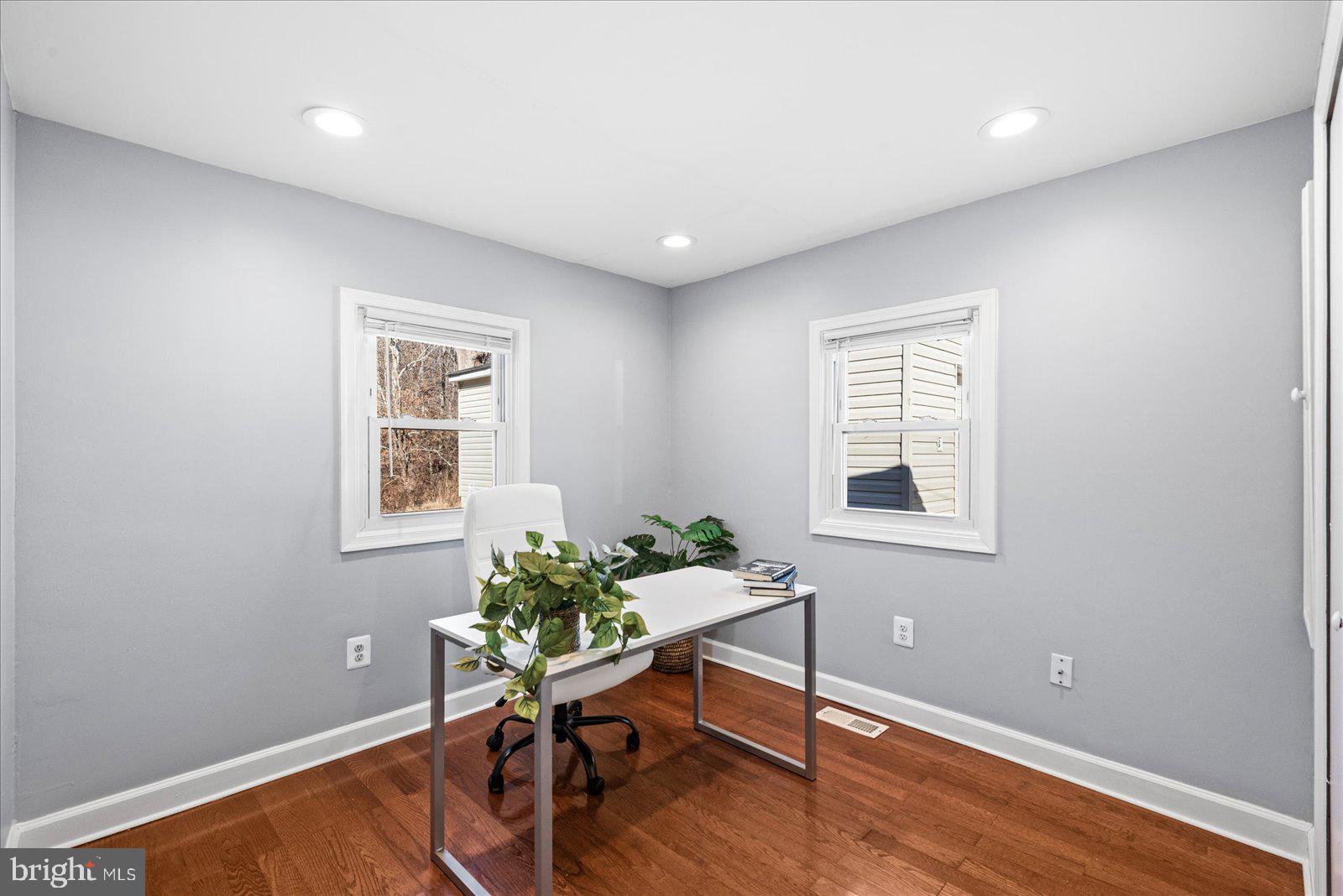 27 Truslow Road Fredericksburg, VA 22405 - Photo 22 of 35 a workspace with furniture and a window