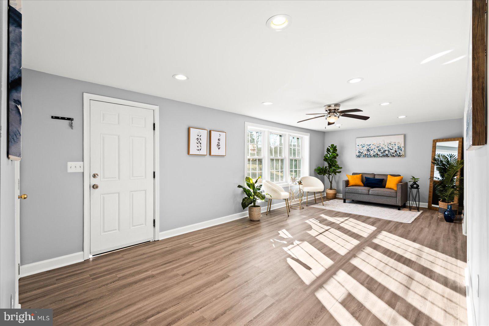 27 Truslow Road Fredericksburg, VA 22405 - Photo 8 of 35 a living room with furniture and a window