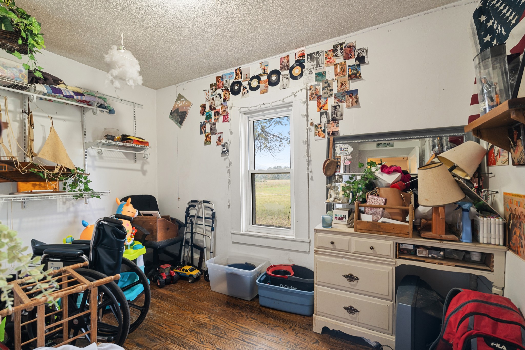 709 Isbell Turn Road Winchester, TN 37398 - Photo 11 of 22 a bedroom with furniture and a window