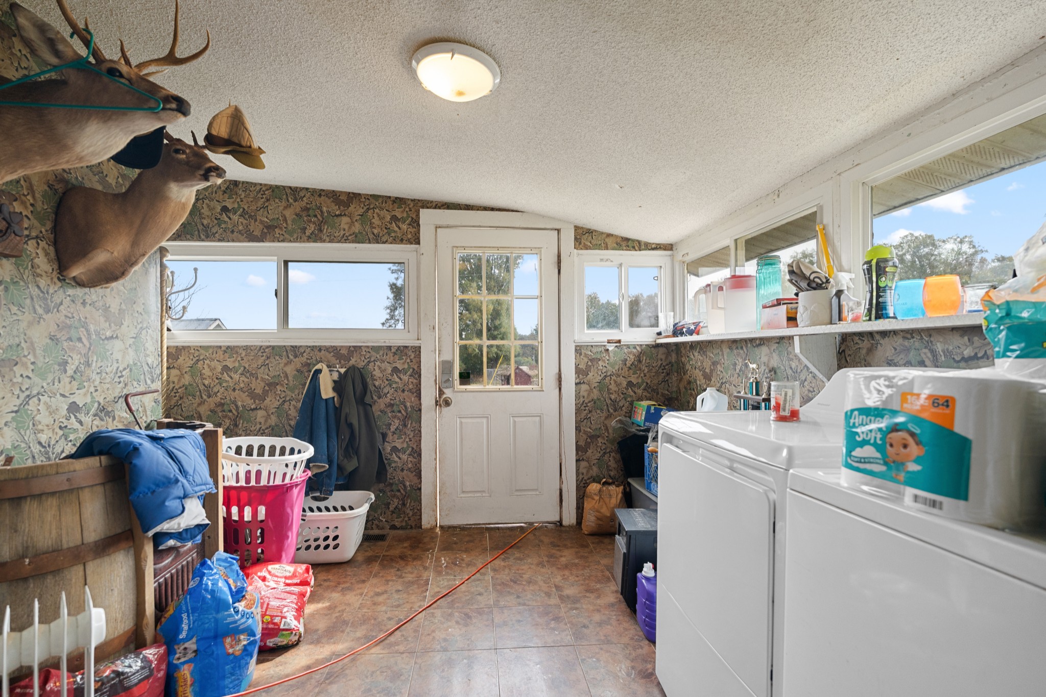 709 Isbell Turn Road Winchester, TN 37398 - Photo 8 of 22 a utility room with dryer and washer