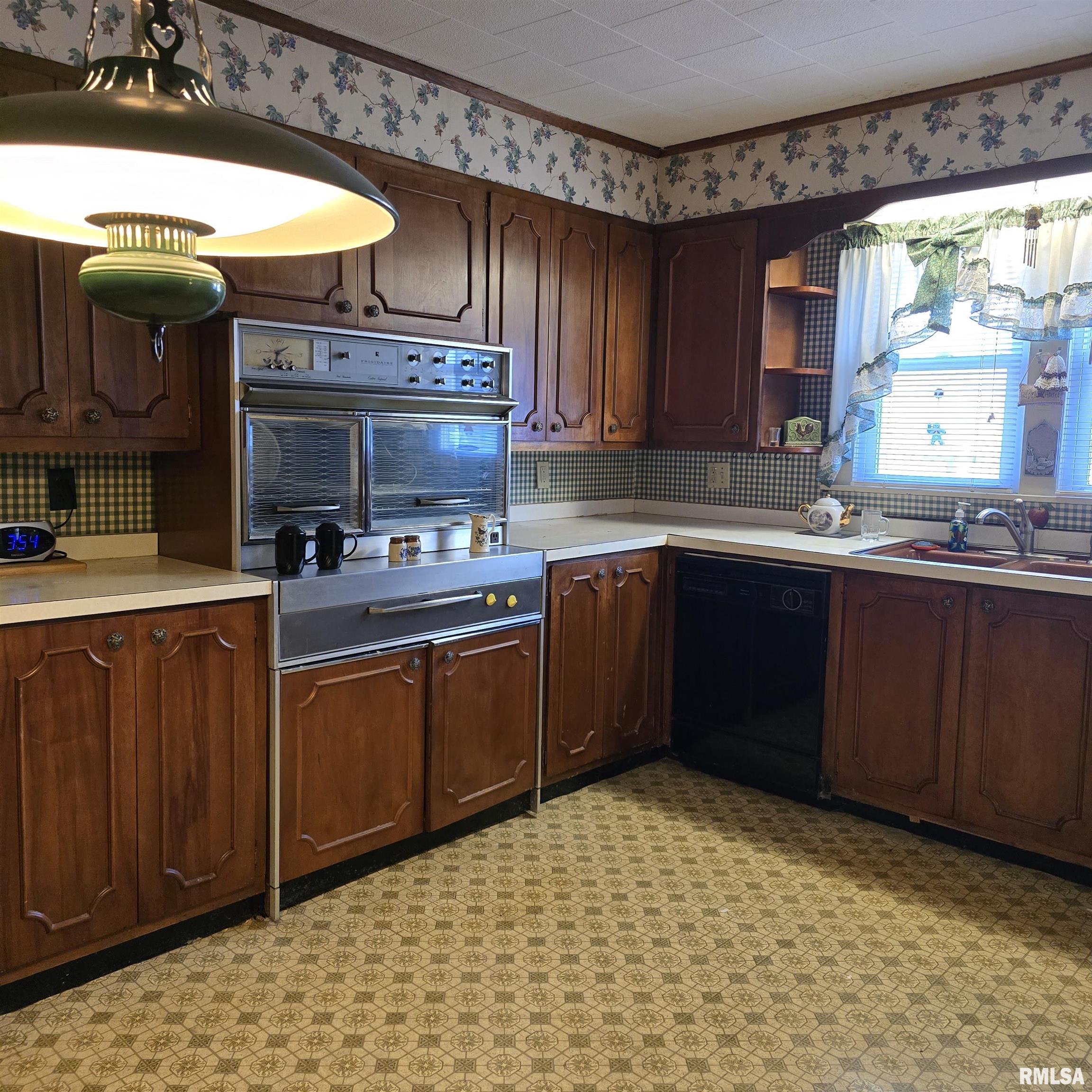 1317 West Cherry Street Herrin, IL 62948 - Photo 11 of 17