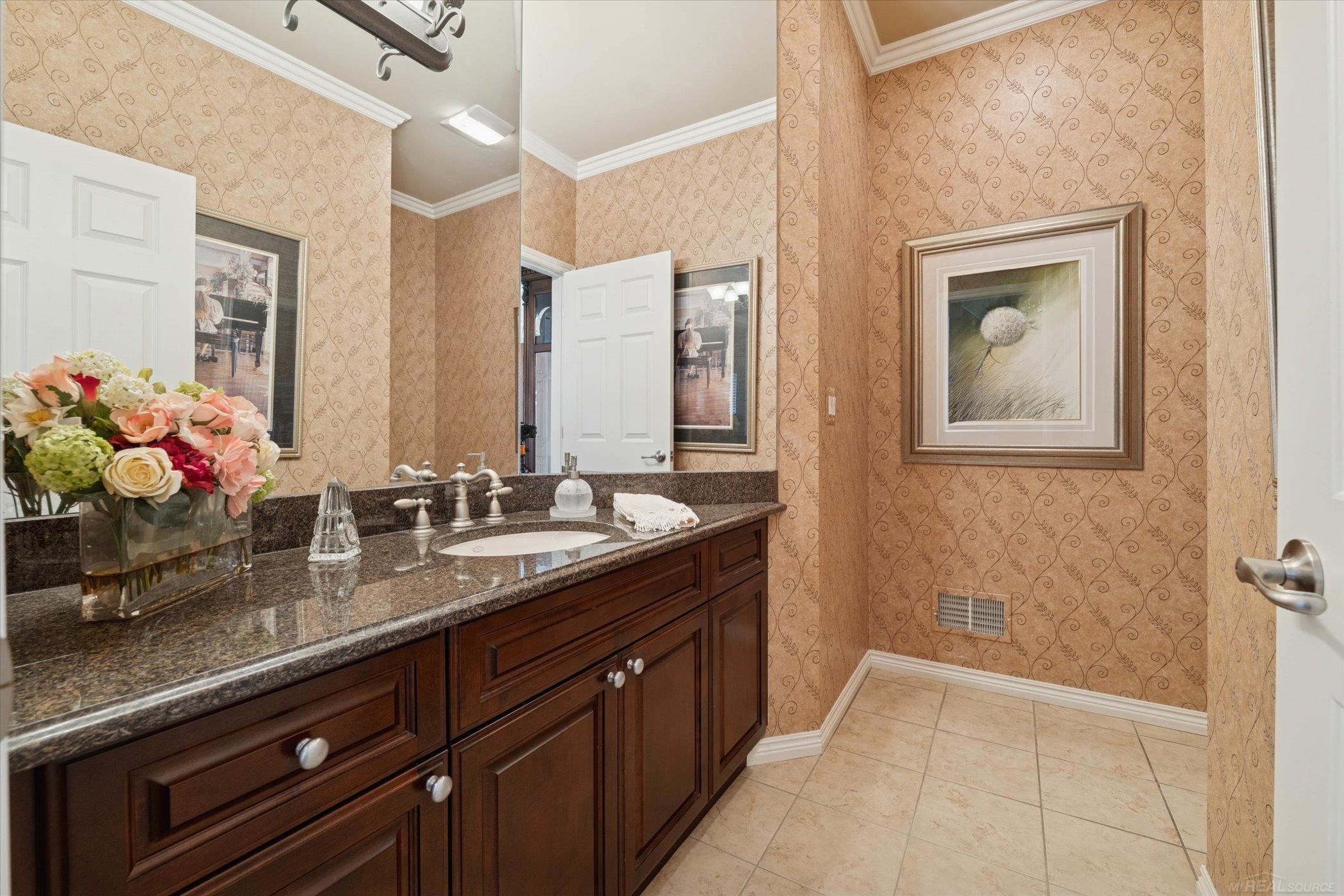 2794 Castlemartin Court Rochester, MI 48306 - Photo 19 of 60 50191740-a32c5dc9-32f6-4e29-b9bb-9300970917e7.JPG