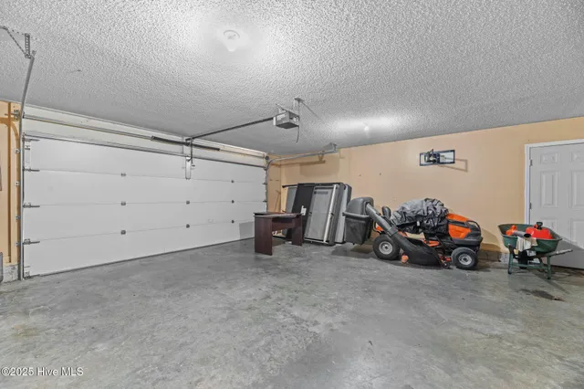 $2,100 | 131 Norbury Drive, New Bern, NC 28562