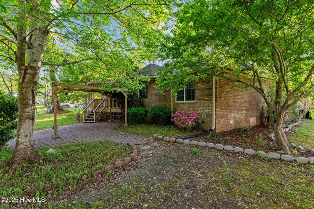 $2,100 | 131 Norbury Drive, New Bern, NC 28562