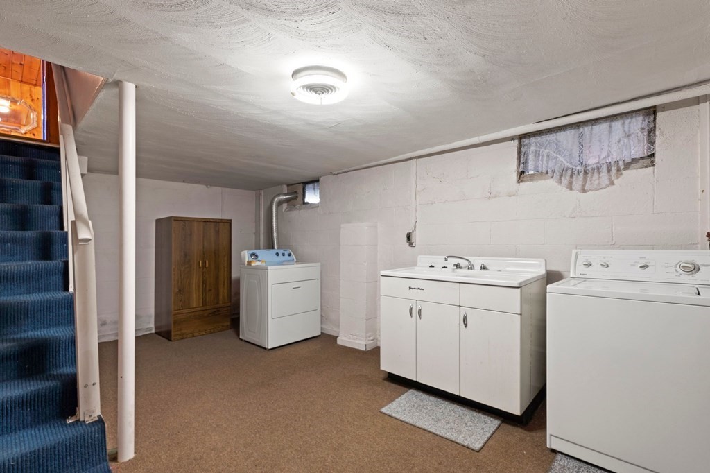 71 Acrebrook Drive Chicopee, MA 01020 - Photo 25 of 31