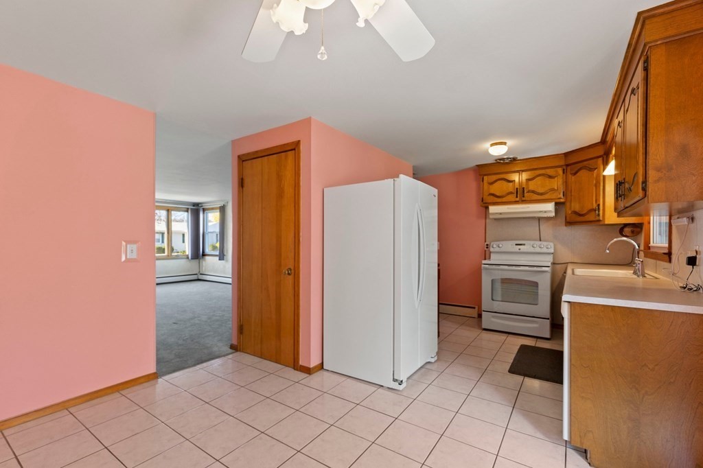 71 Acrebrook Drive Chicopee, MA 01020 - Photo 6 of 31