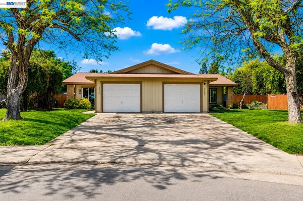 $688,000 | 3408 Egmont Way, Sacramento, CA 95827