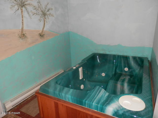2008 Roamingwood Road Lake Ariel, PA 18436 - Photo 27 of 42 Gallery Image 27