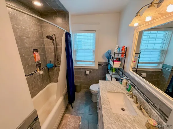 $589,999 | 442 Huntington Avenue, Buffalo, NY 14214