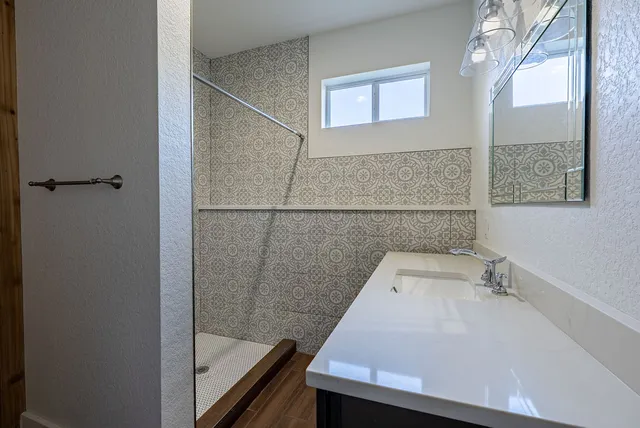 $4,500 | 2016 Peoples Street, Austin, TX 78702