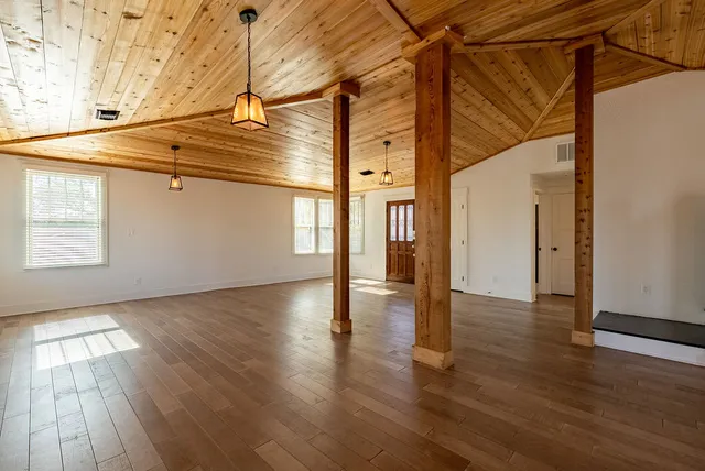 $4,500 | 2016 Peoples Street, Austin, TX 78702