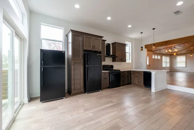 $4,500 | 2016 Peoples Street, Austin, TX 78702