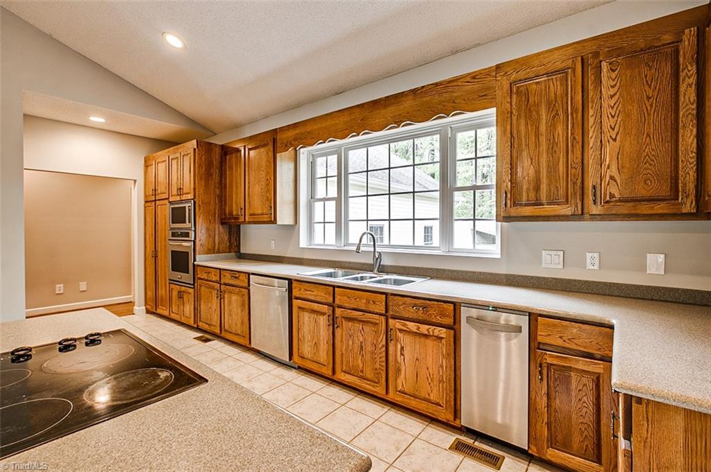 9015 Racine Road Pleasant Garden, NC 27313 - Photo 10 of 30 Kitchen