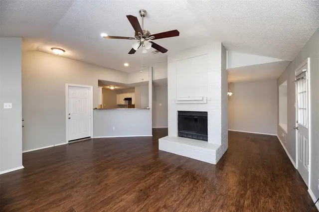 $1,995 | 200 Caprock Drive, Arlington, TX 76018