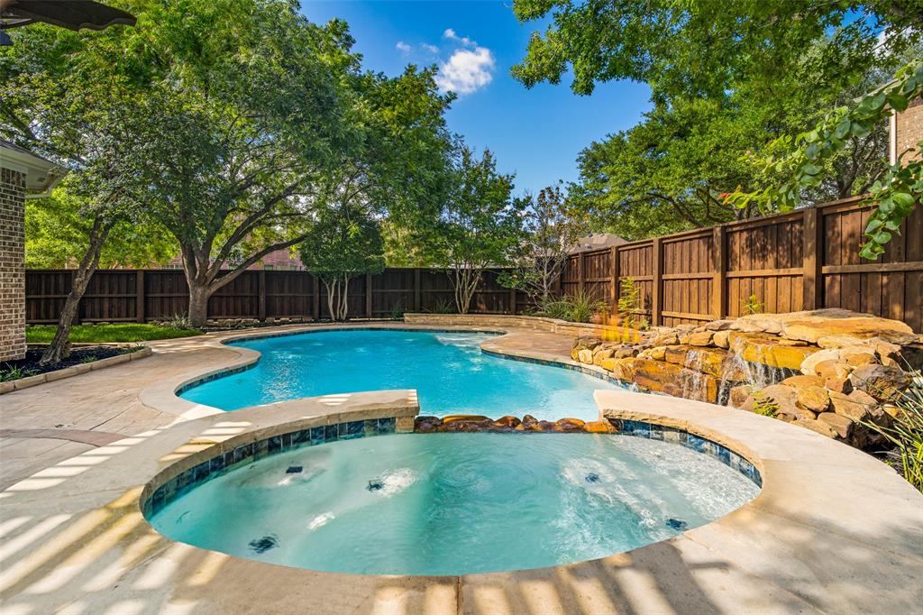 906 Granger Drive Allen, TX 75013 - Photo 3 of 36