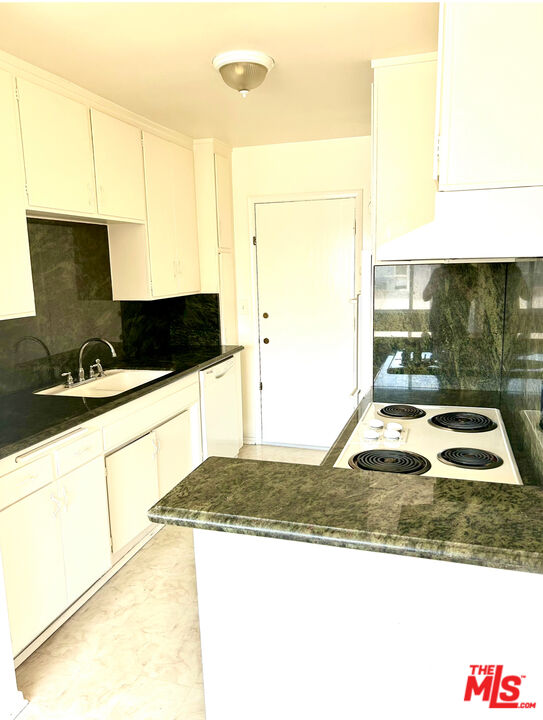 1440 Reeves Street, Unit 203 Los Angeles, CA 90035 - Photo 4 of 11