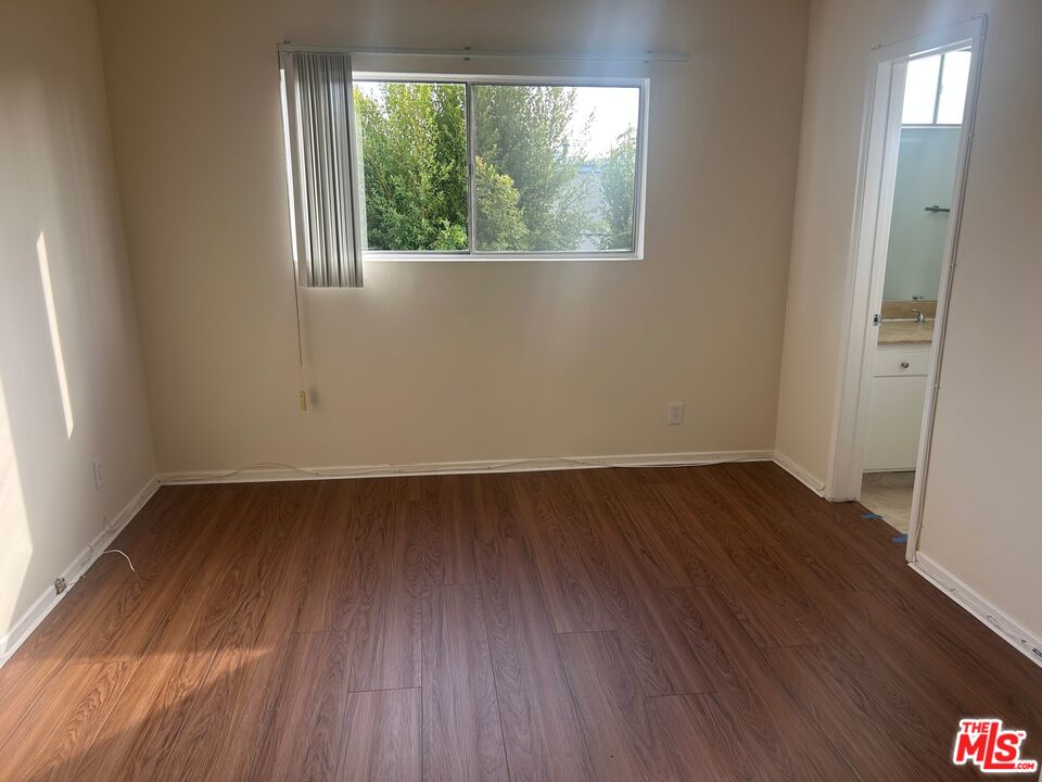 1440 Reeves Street, Unit 203 Los Angeles, CA 90035 - Photo 5 of 11