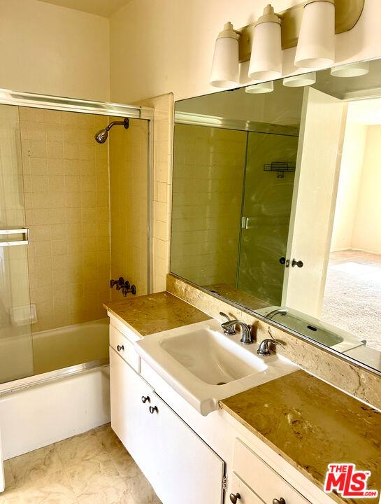 1440 Reeves Street, Unit 203 Los Angeles, CA 90035 - Photo 7 of 11