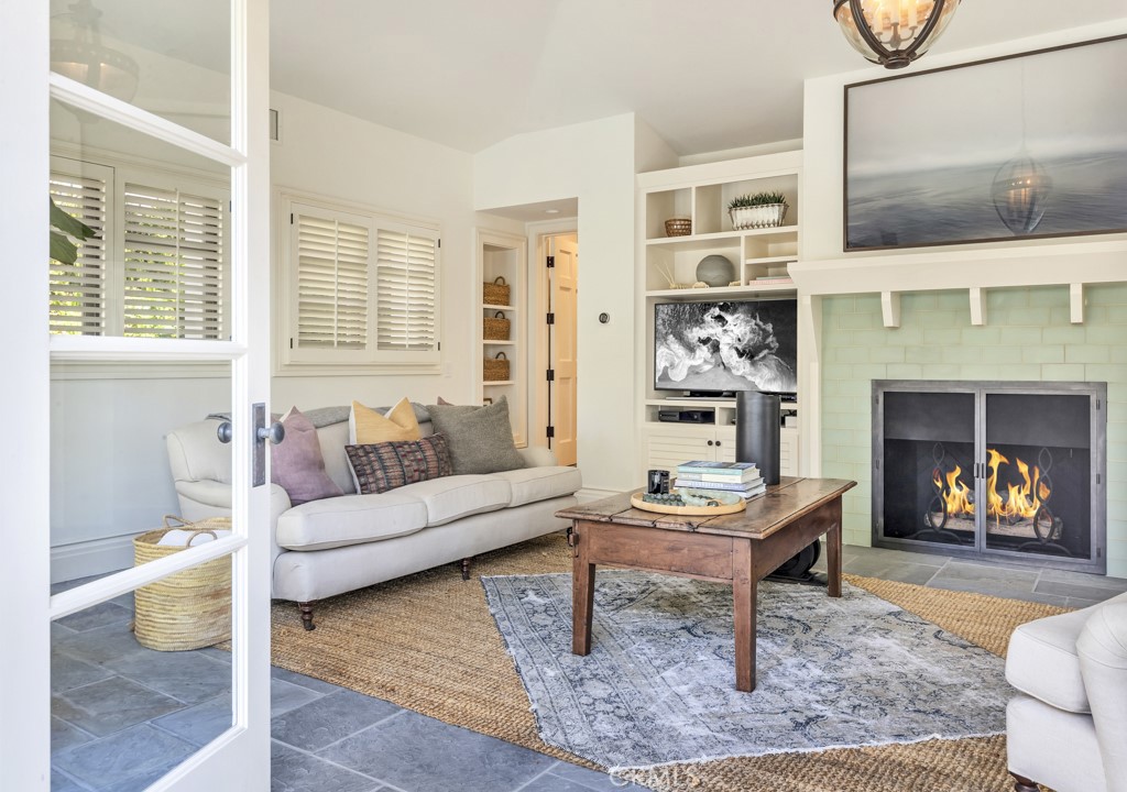 27 Burning Tree Circle Newport Beach, CA 92660 - Photo 13 of 50