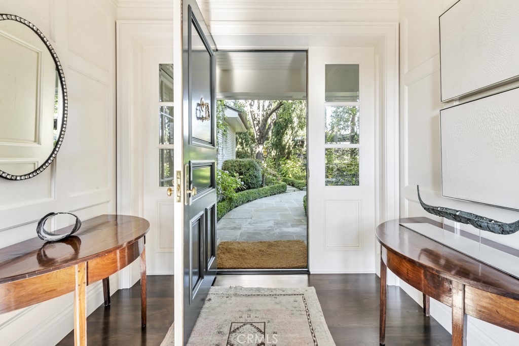 27 Burning Tree Circle Newport Beach, CA 92660 - Photo 14 of 50 a view of an entryway