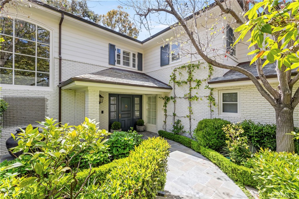 27 Burning Tree Circle Newport Beach, CA 92660 - Photo 2 of 50