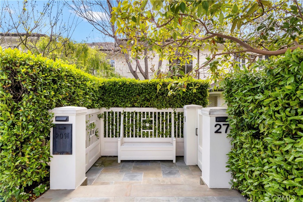 27 Burning Tree Circle Newport Beach, CA 92660 - Photo 3 of 50