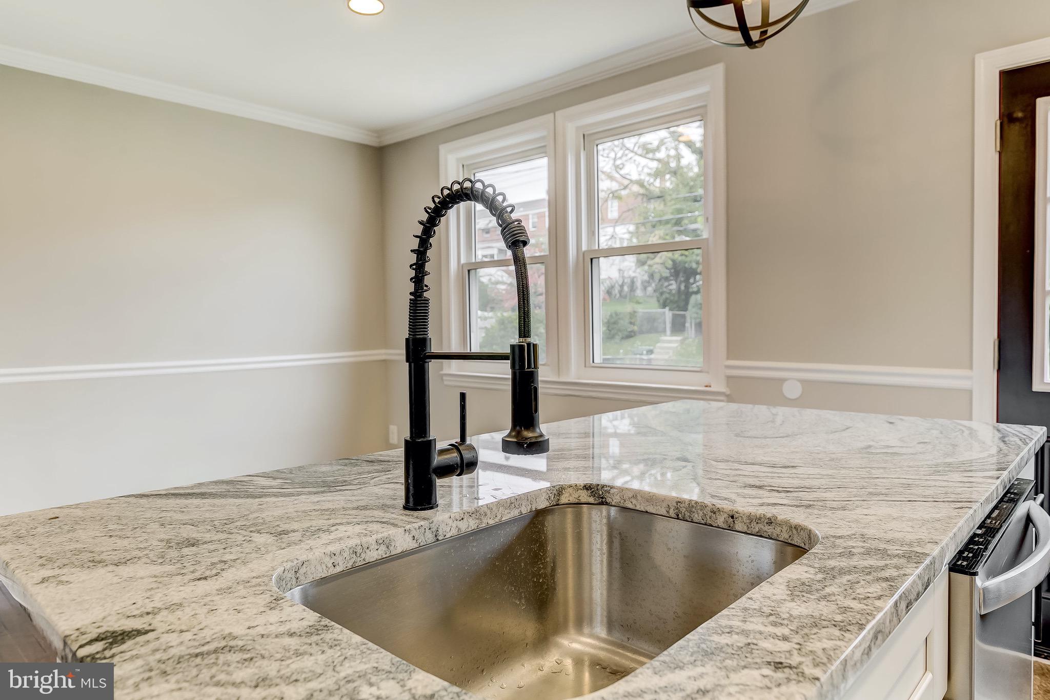 1624 Northgate Road Baltimore, MD 21218 - Photo 8 of 48