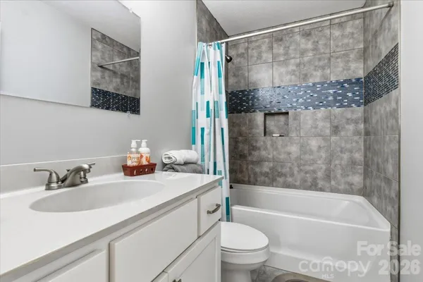 $580,000 | 9 Old Amber Drive, Weaverville, NC 28787