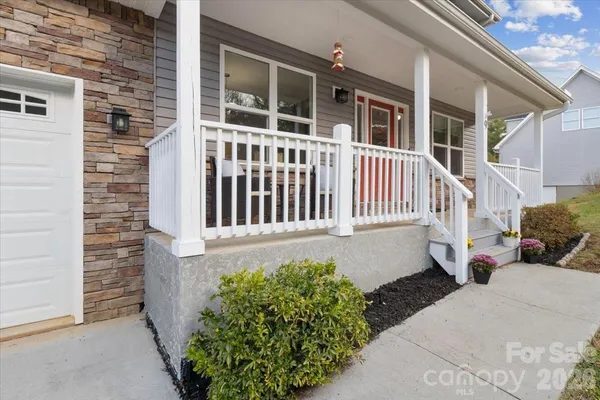$580,000 | 9 Old Amber Drive, Weaverville, NC 28787