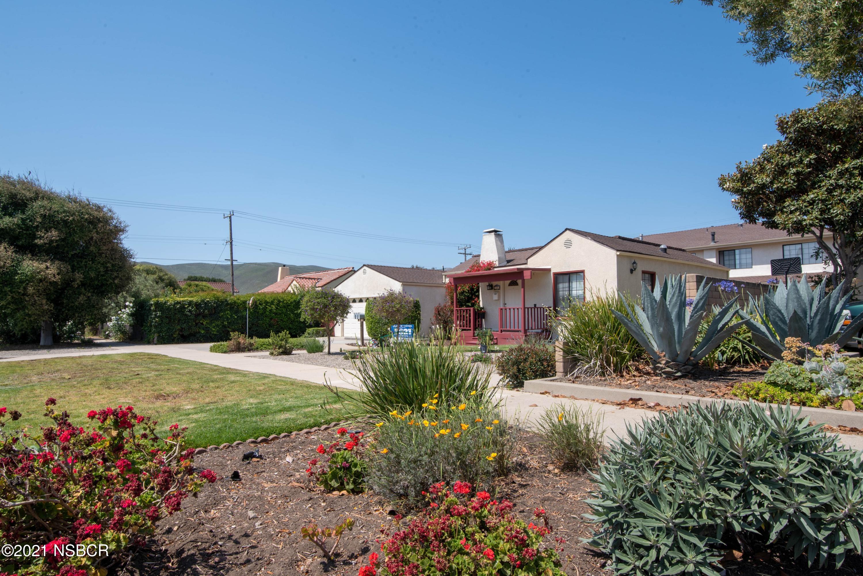 121 North N Street Lompoc, CA 93436 - Photo 8 of 33 002_73997710