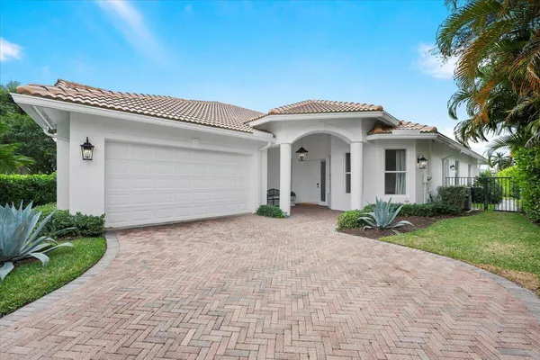 $1,840,000 | 2951 Twin Oaks Way, Wellington, FL 33414
