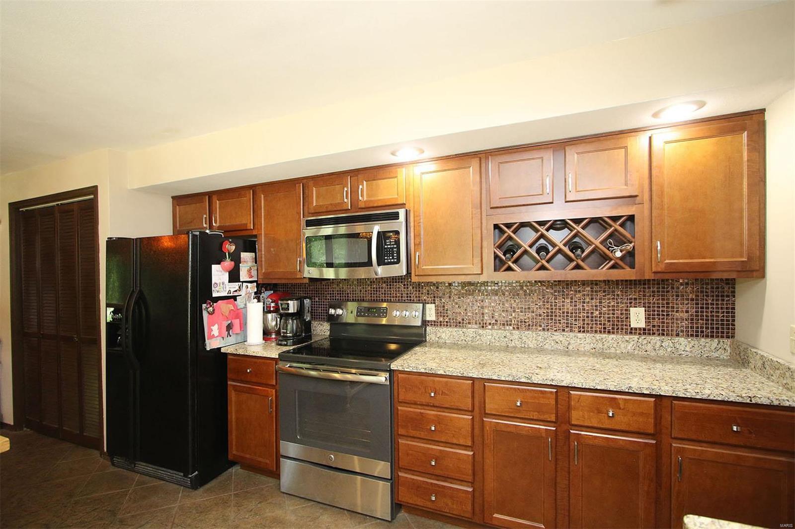 804 Arkansas Road Highland, IL 62249 - Photo 16 of 79